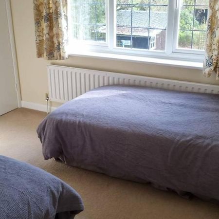 Lovely 2-Bedroom New Forest Apartment On A Farm New Milton Buitenkant foto